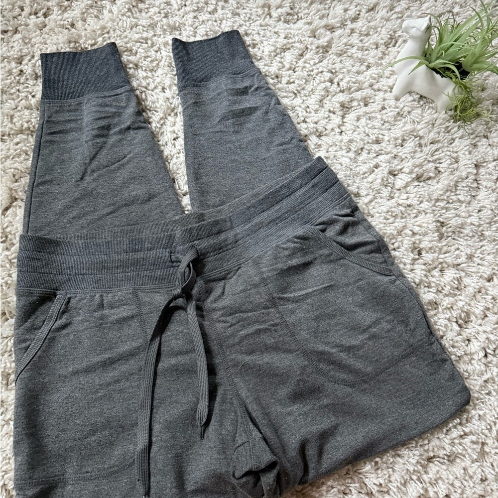 Grey loungewear thick athletic comfy sweatpants joggers with pockets